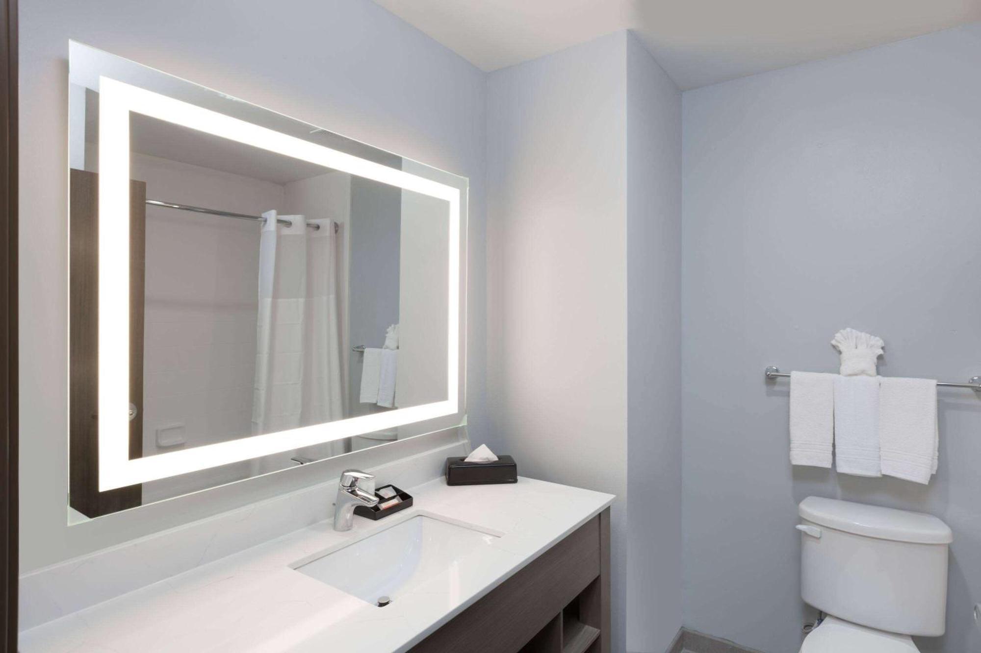 Days Inn & Suites By Wyndham Houston Nw Cypress Εξωτερικό φωτογραφία
