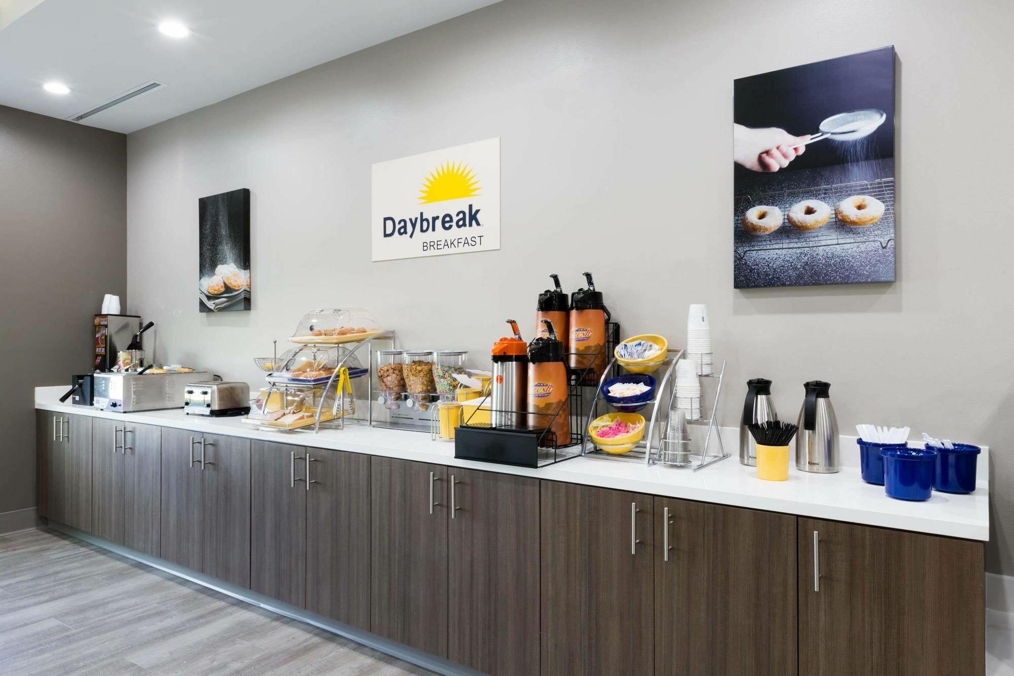 Days Inn & Suites By Wyndham Houston Nw Cypress Εξωτερικό φωτογραφία