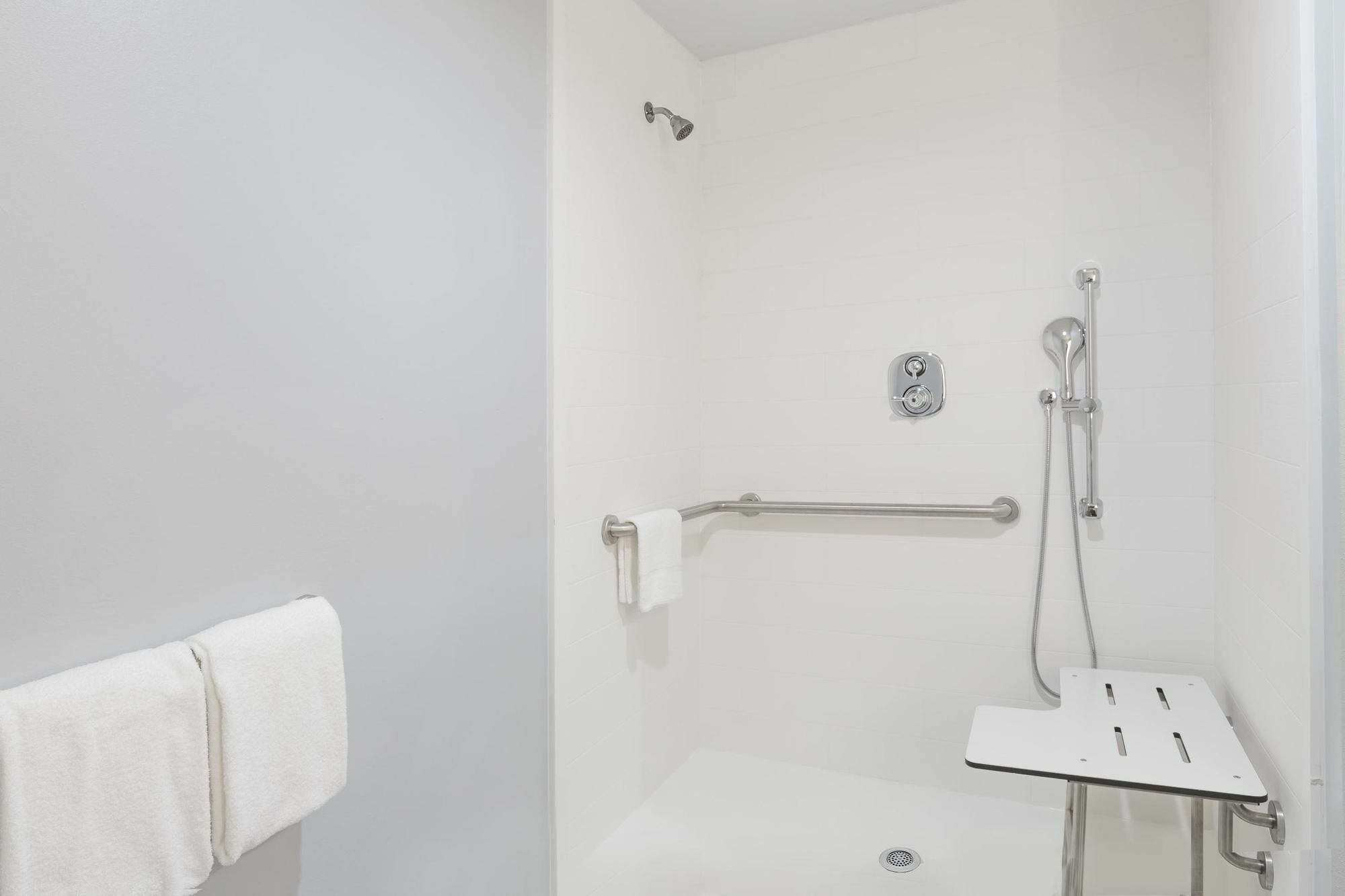 Days Inn & Suites By Wyndham Houston Nw Cypress Εξωτερικό φωτογραφία